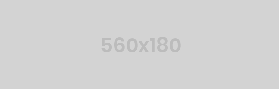 Préparation d'une visite de commission de sécurité en ERP : réunion commission sécurité établissement : Photographie réaliste de deux professionnels examinant un registre de sécurité lors d'une visite de contrôle dans un établissement en France, ambiance sérieuse et posée